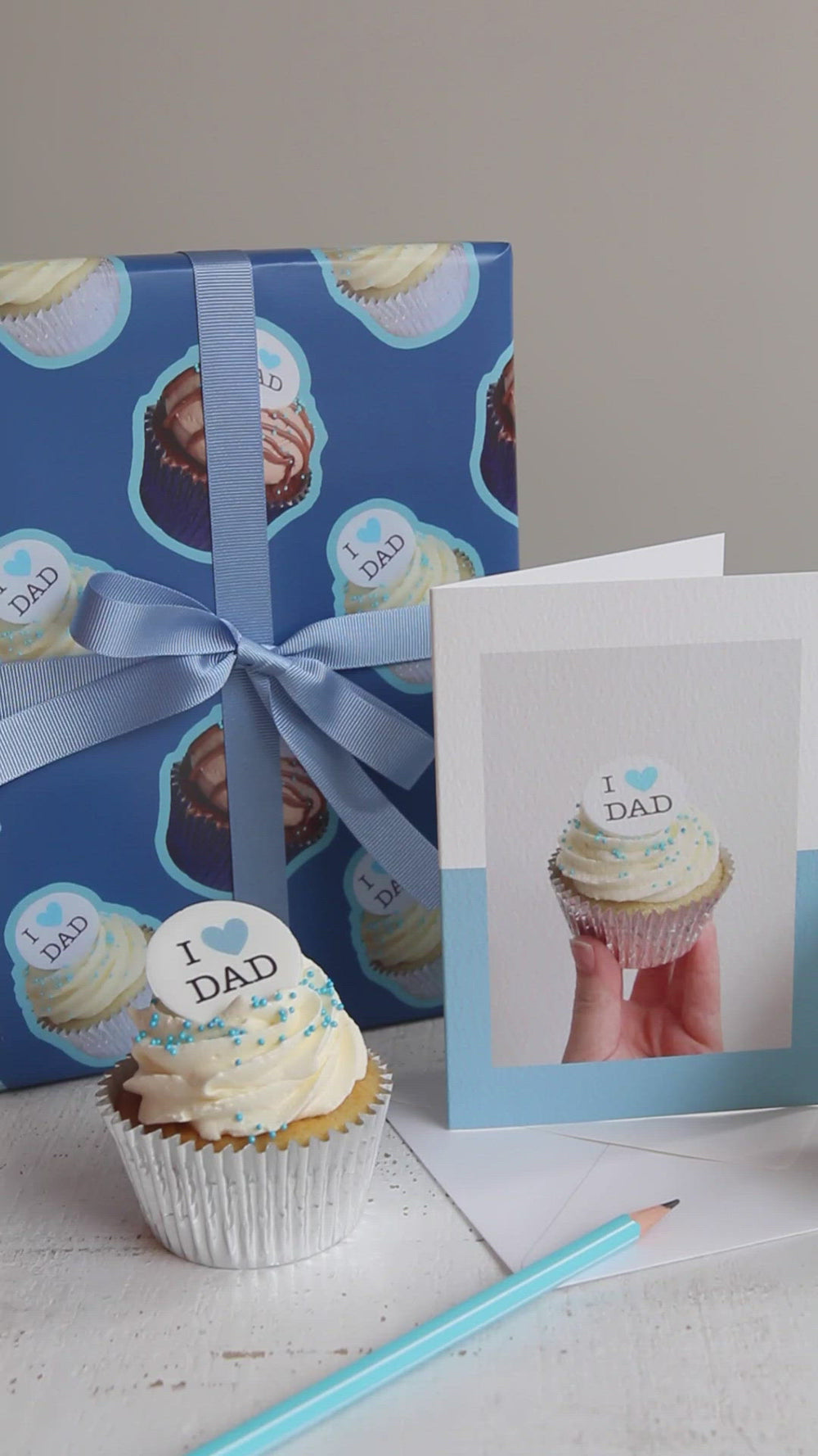 I Heart Dad Father's Day Cupcakes Card Wrapping Paper Video