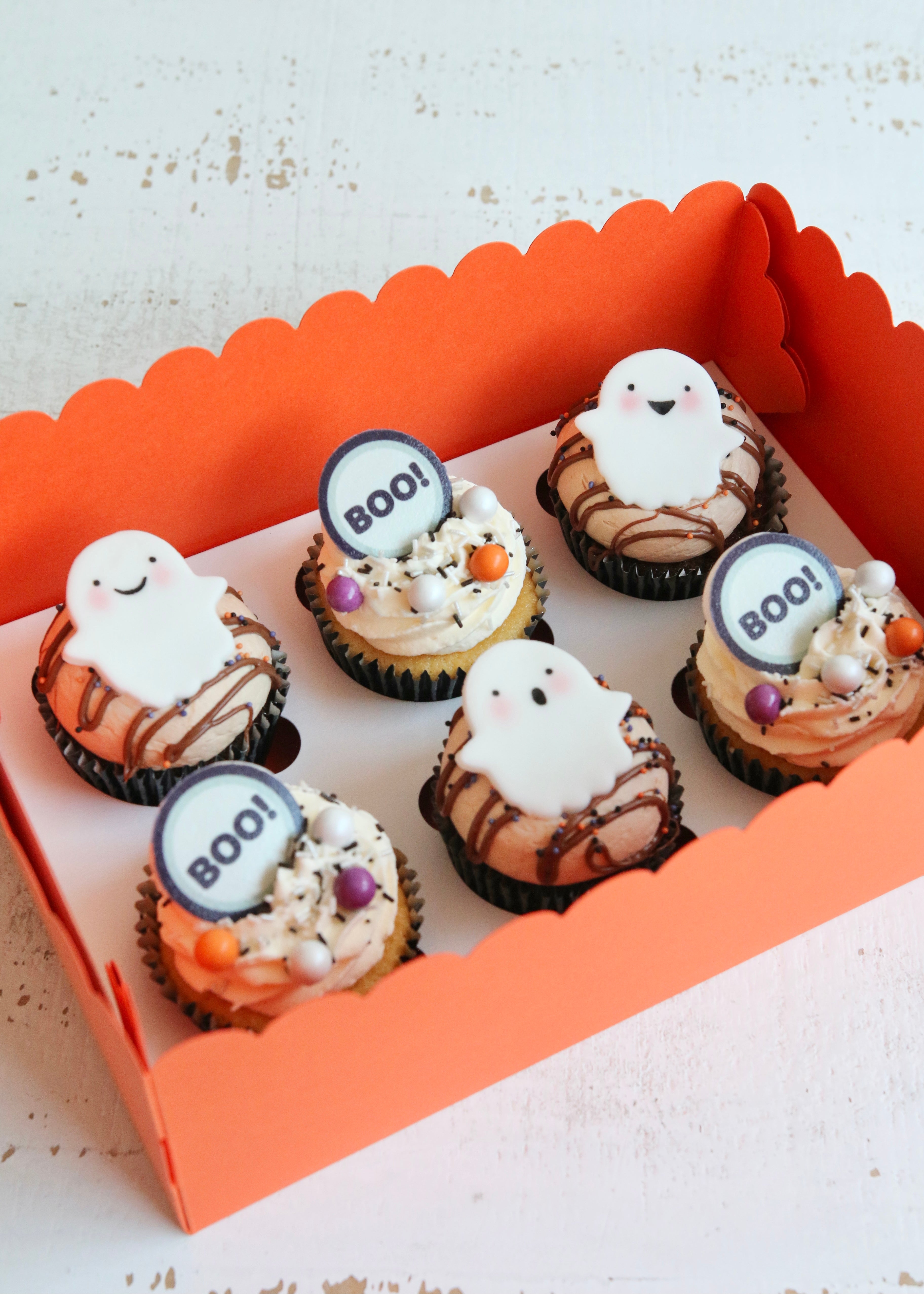 Friendly Ghosts Halloween Cupcakes in Box