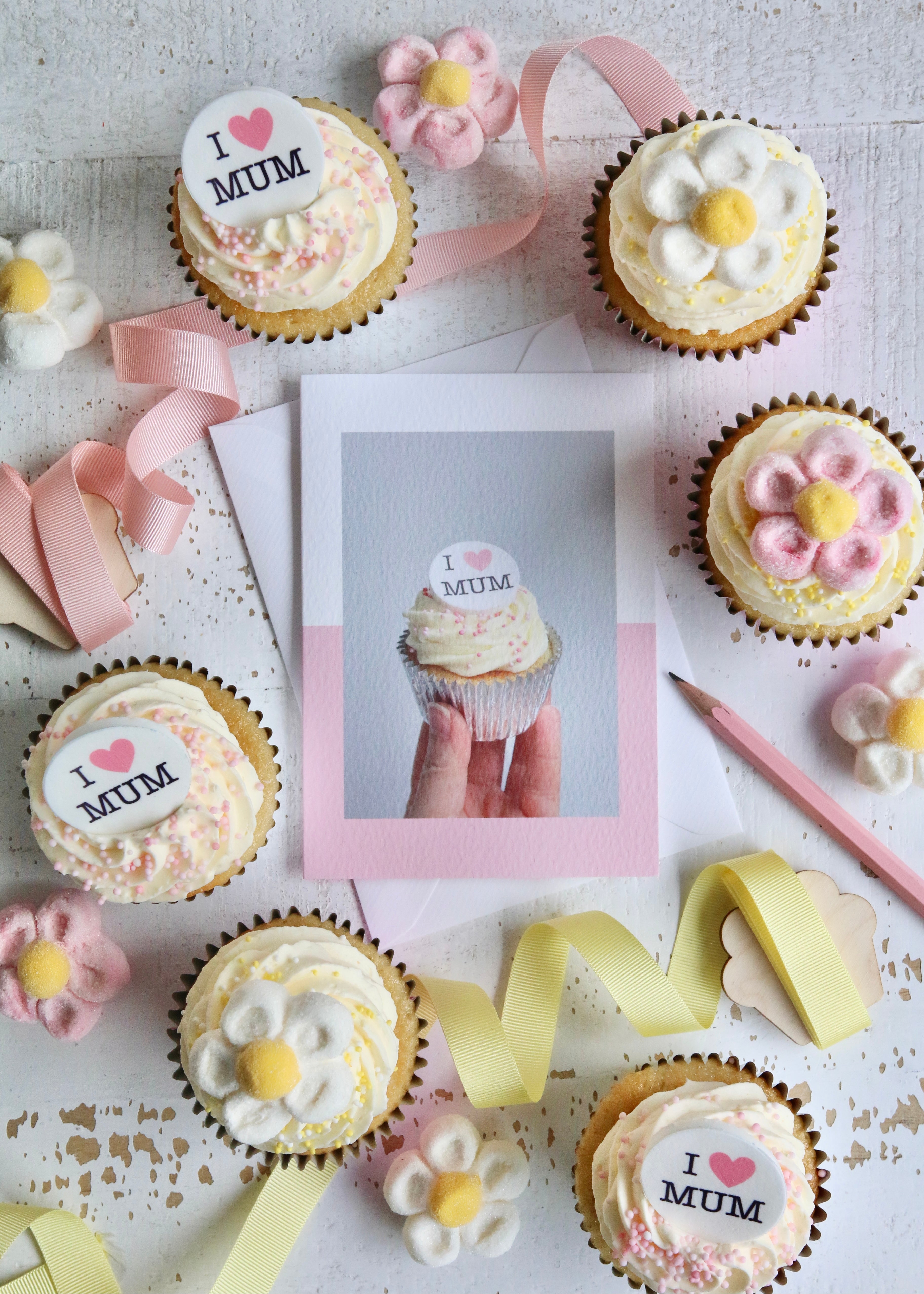 "I Heart Mum" Cupcake Photo Card