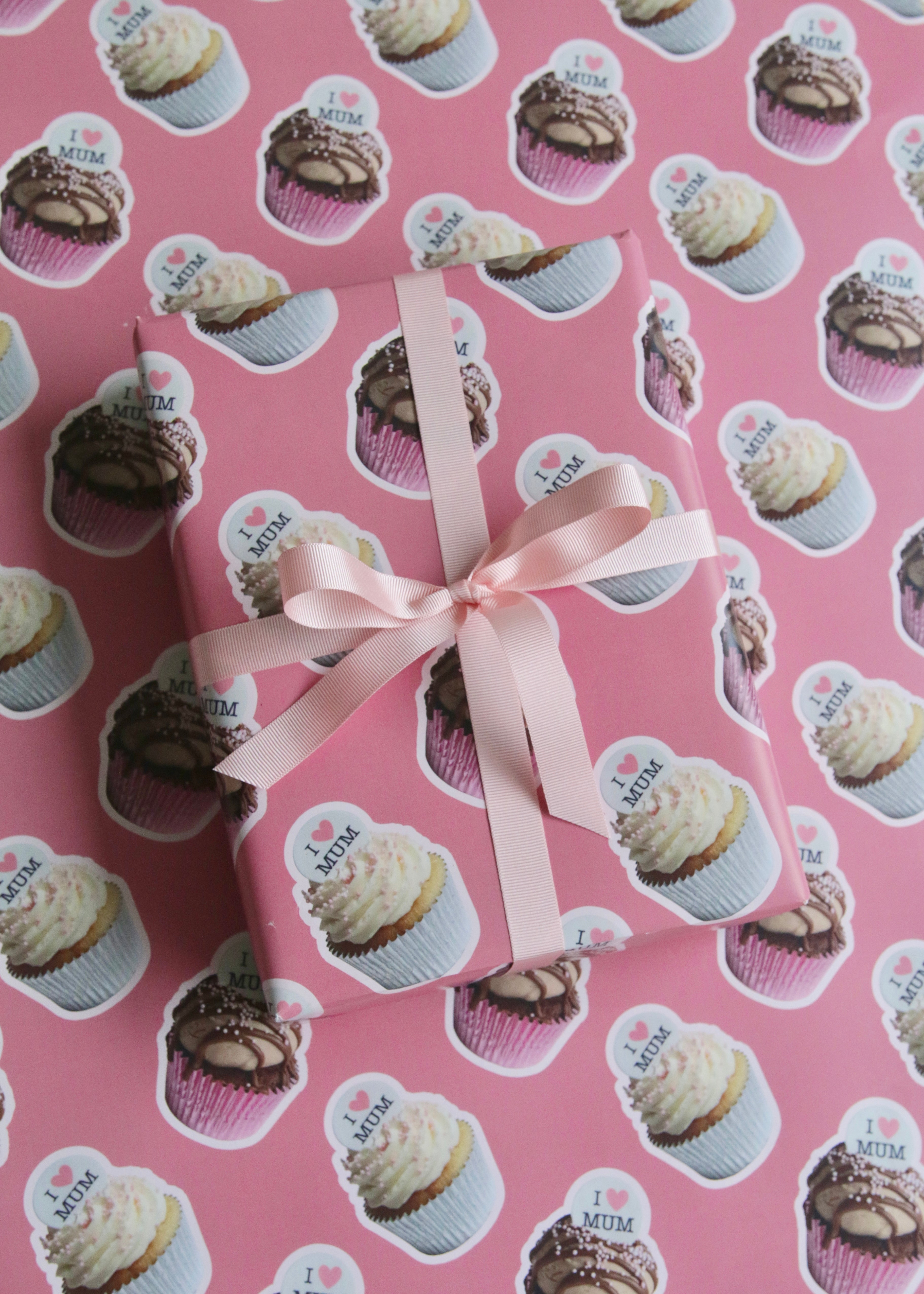 "I Heart Mum" Cupcake Wrapping Paper