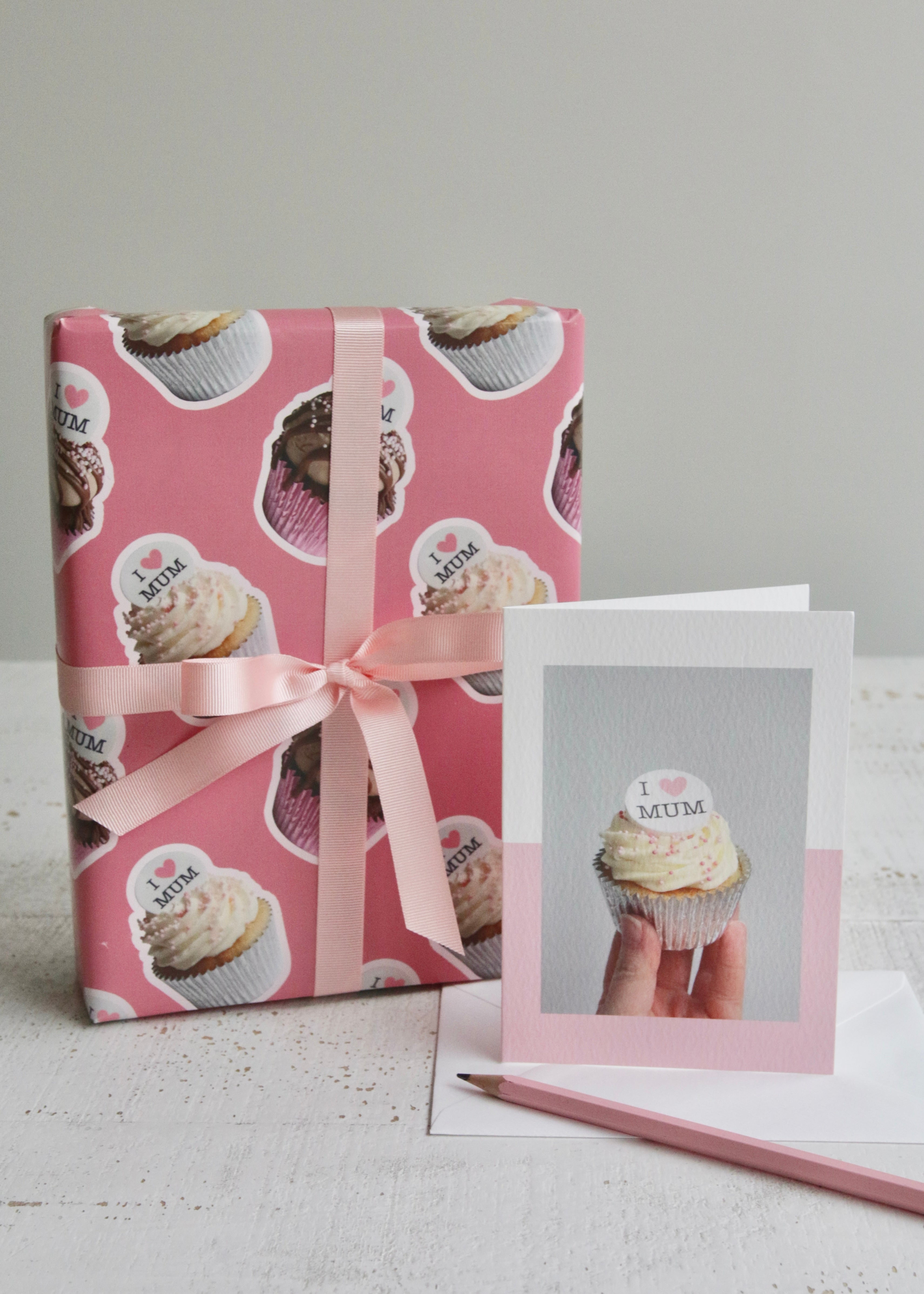 "I Heart Mum" Cupcake Wrapping Paper