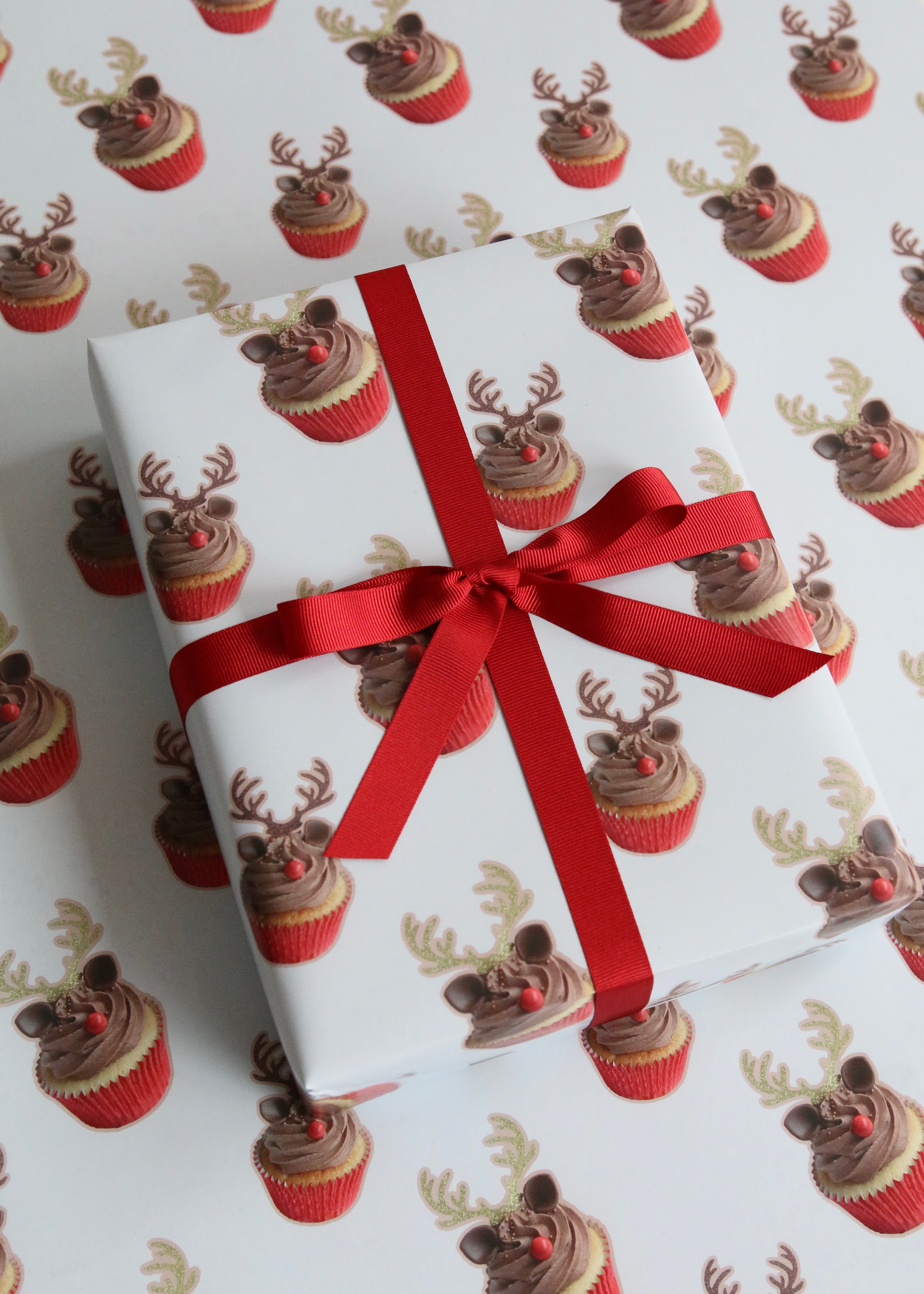 Reindeer Cupcakes Wrapping Paper