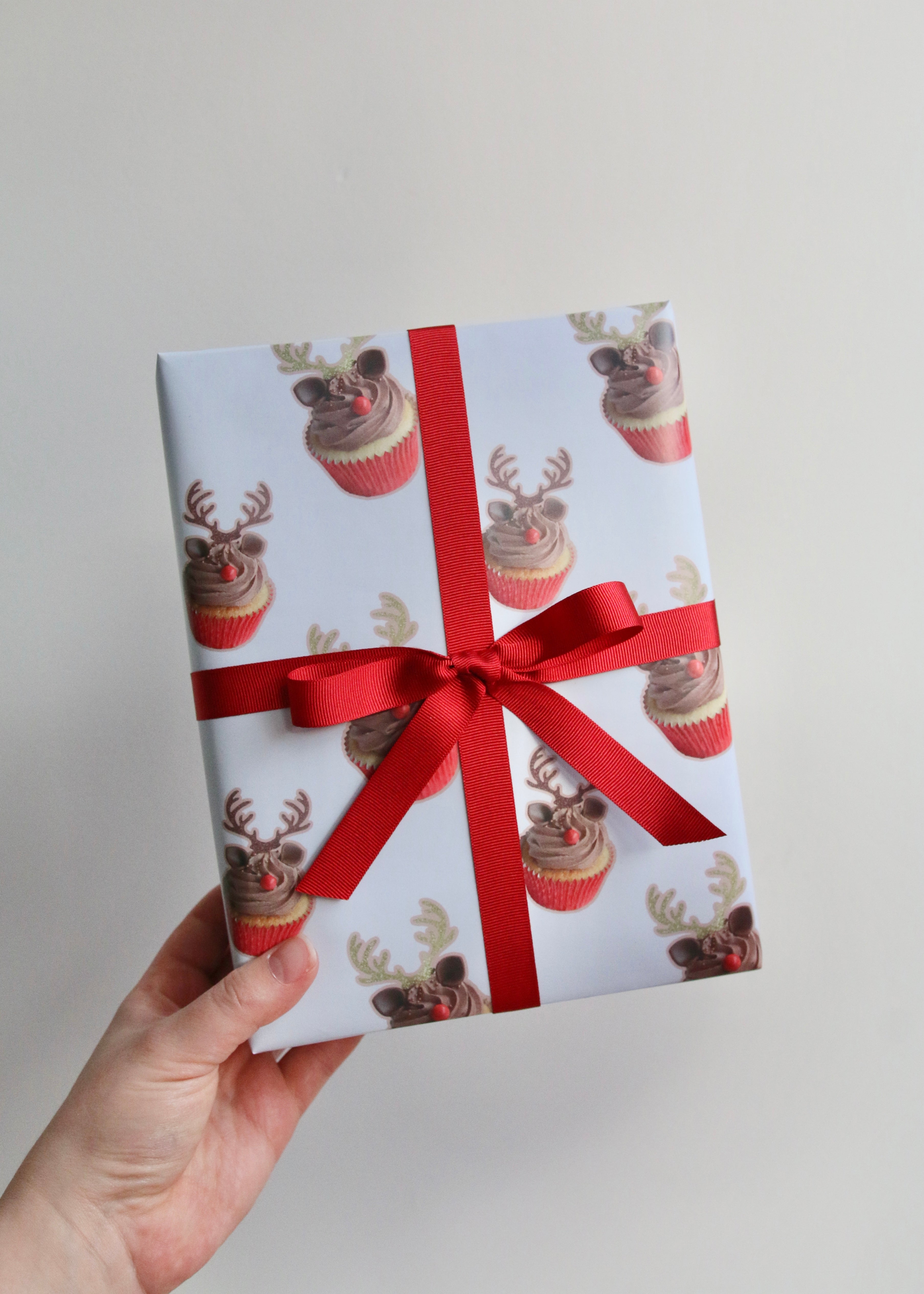 Reindeer Cupcakes Wrapping Paper