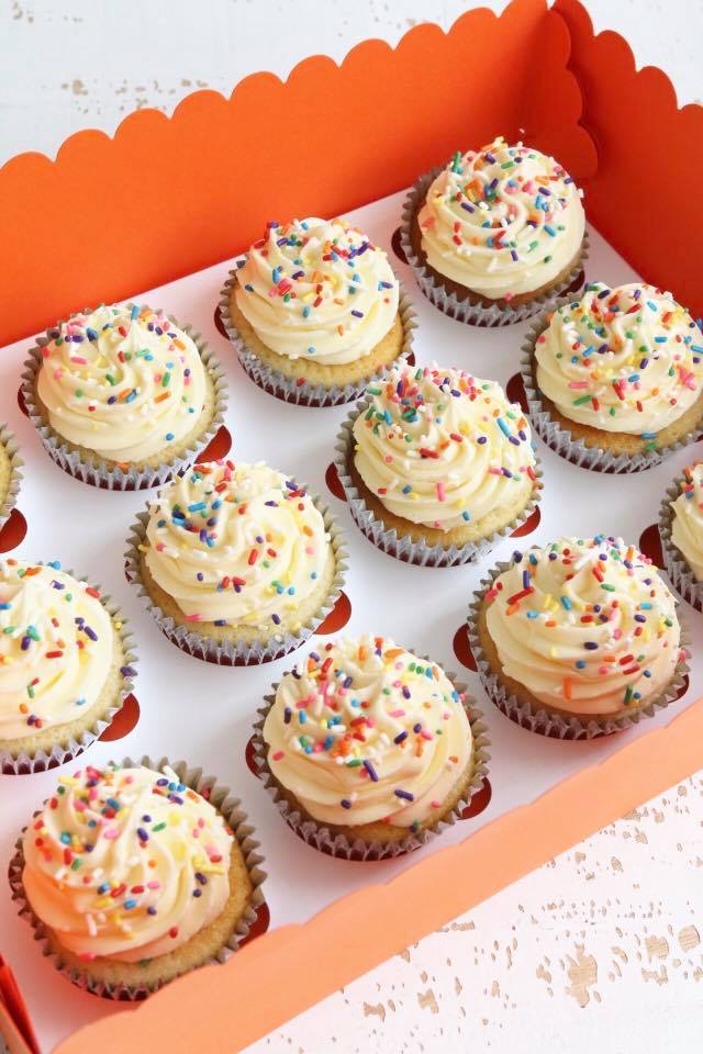 Box of 12 Vanilla Cupcakes