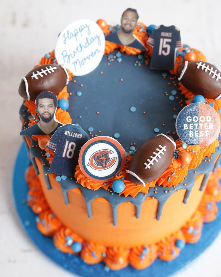 Orange and Blue Chicago Bears NFL American Football Cake Close Up of top with players, shirts and balls