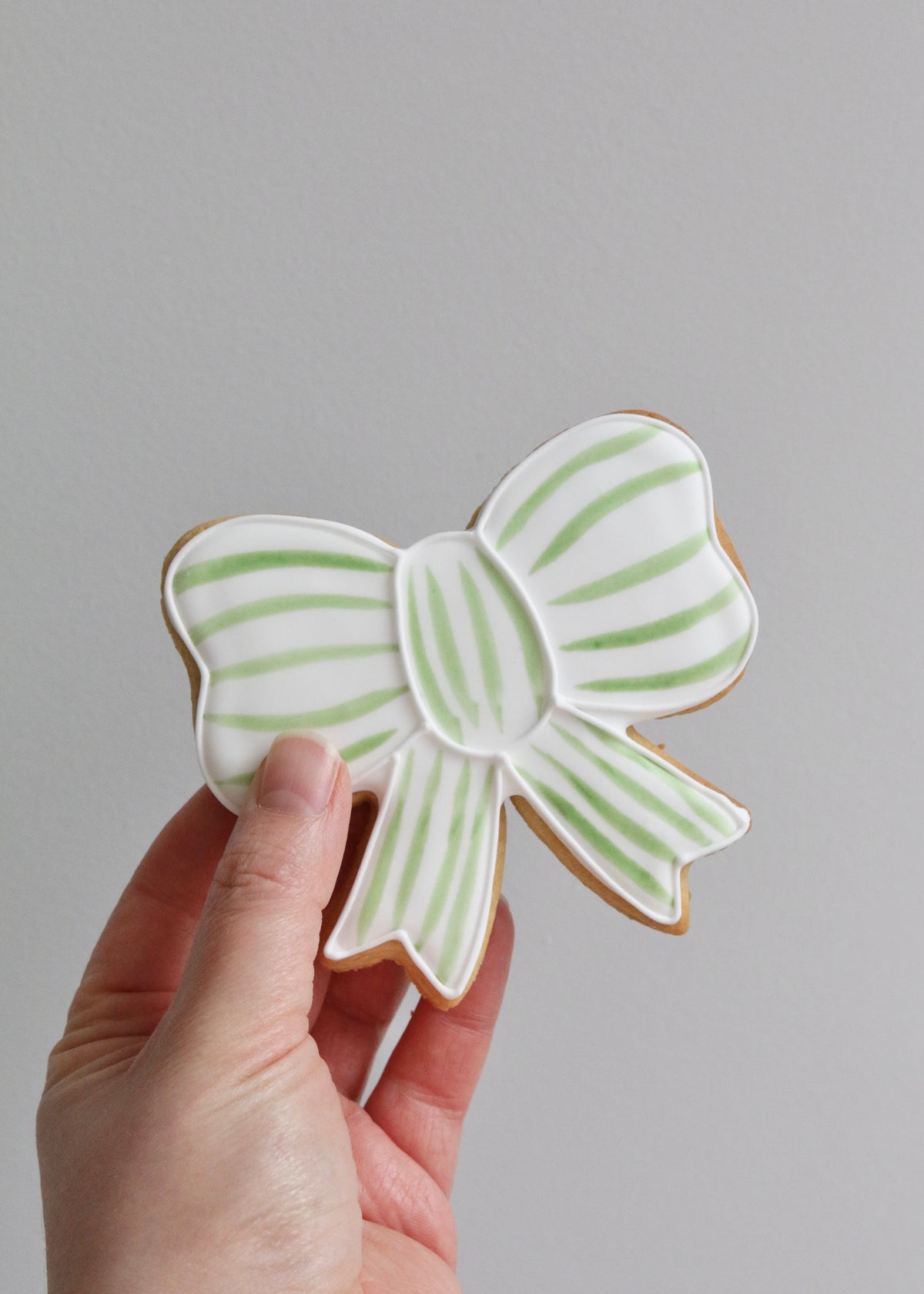 Festive Bow Biscuits