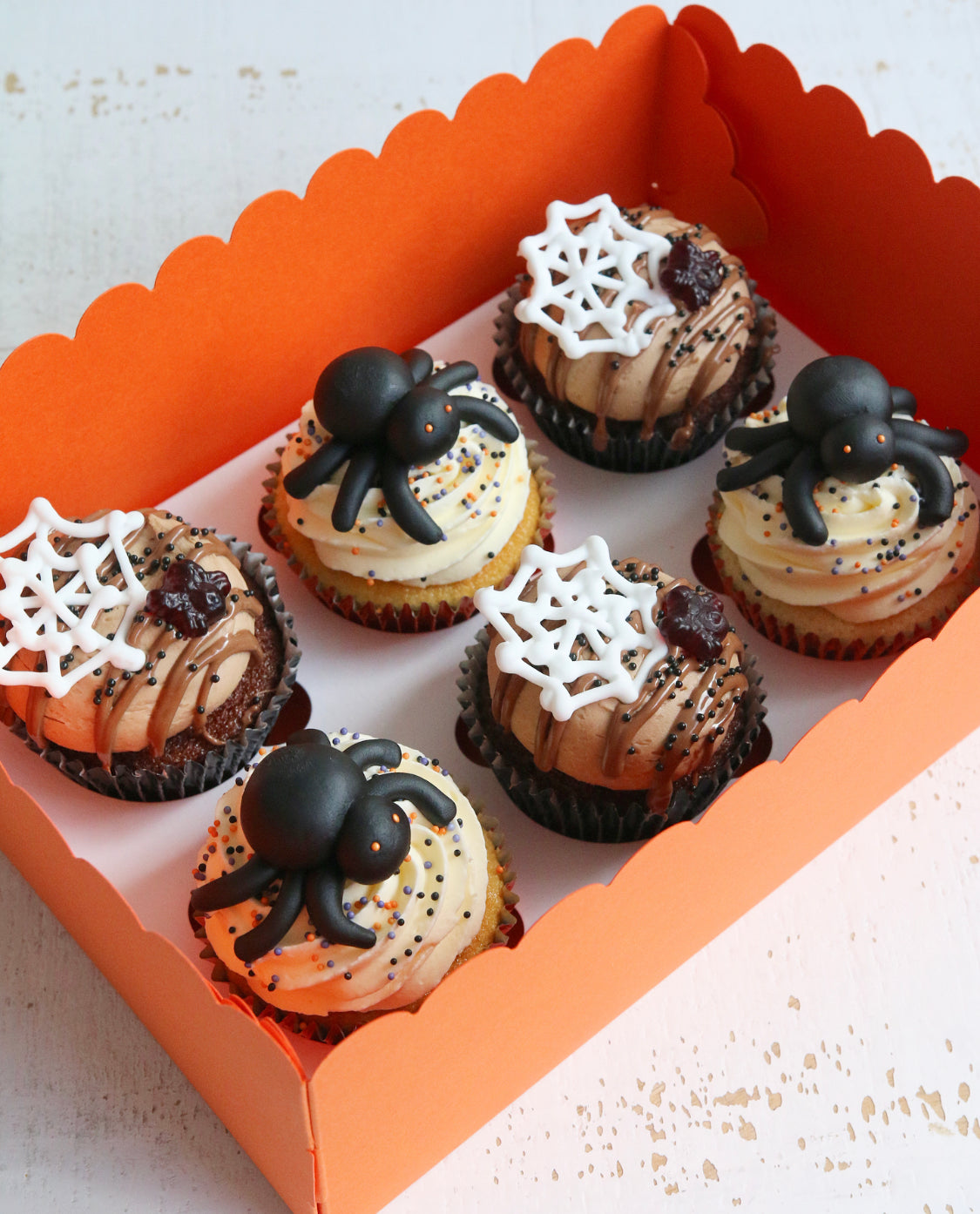 Spider and Spiderweb Cupcakes