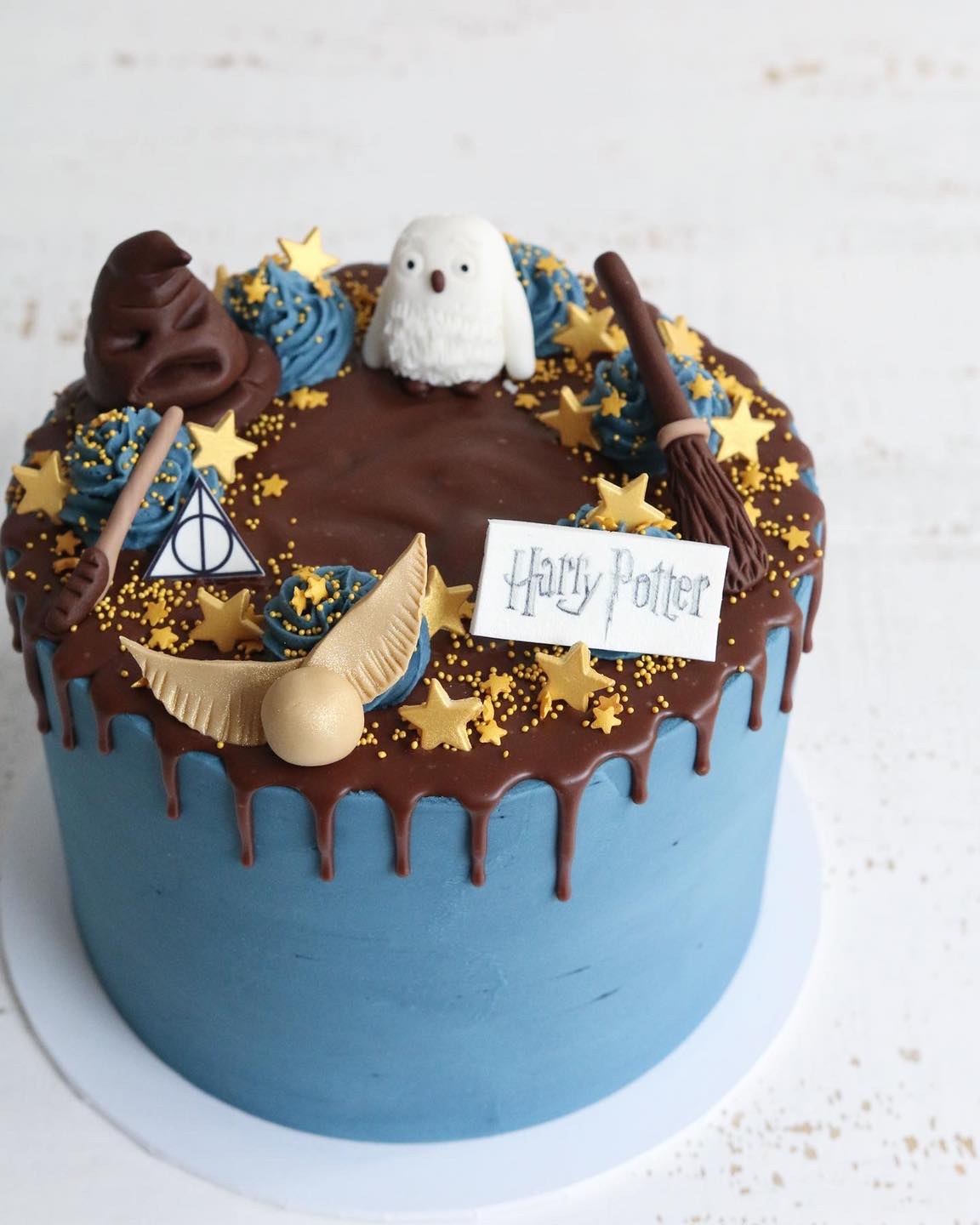 Harry Potter Drip Cake Blue