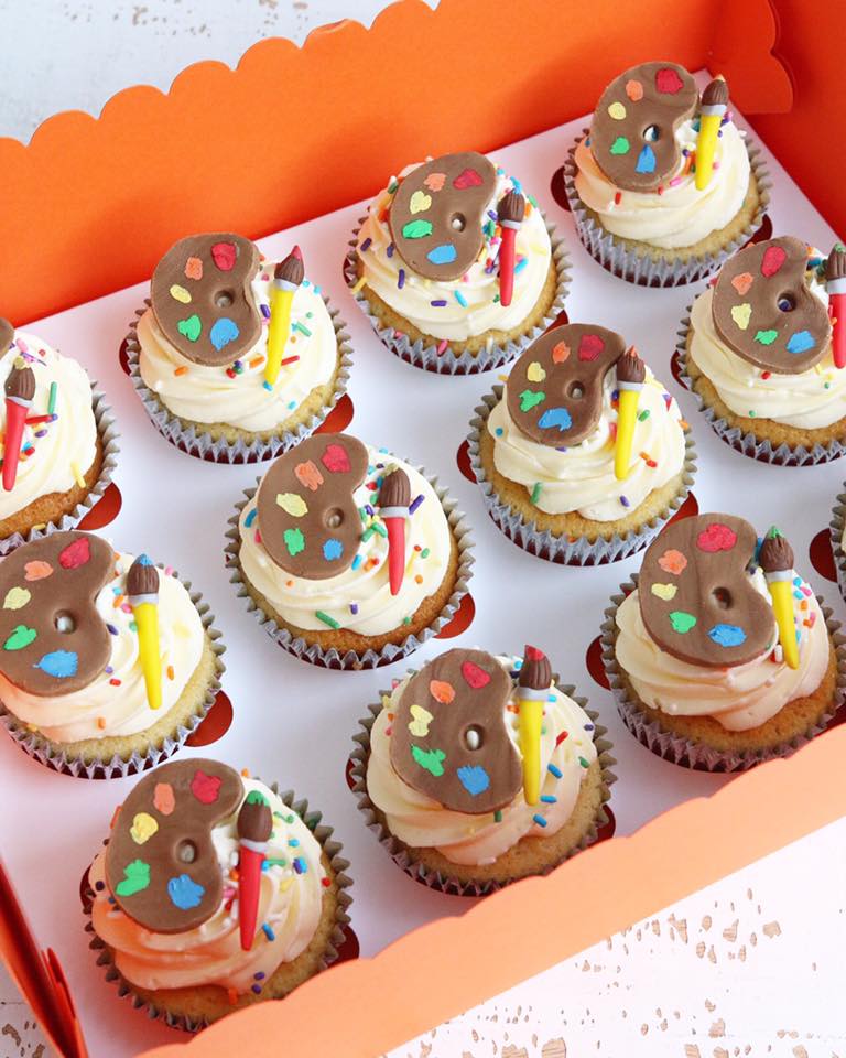 Art Themed Cupcakes topped with Paint Palettes and Brushes