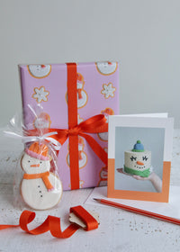 Christmas Snowman Biscuit Wrapping Paper Standing with Card and Biscuit