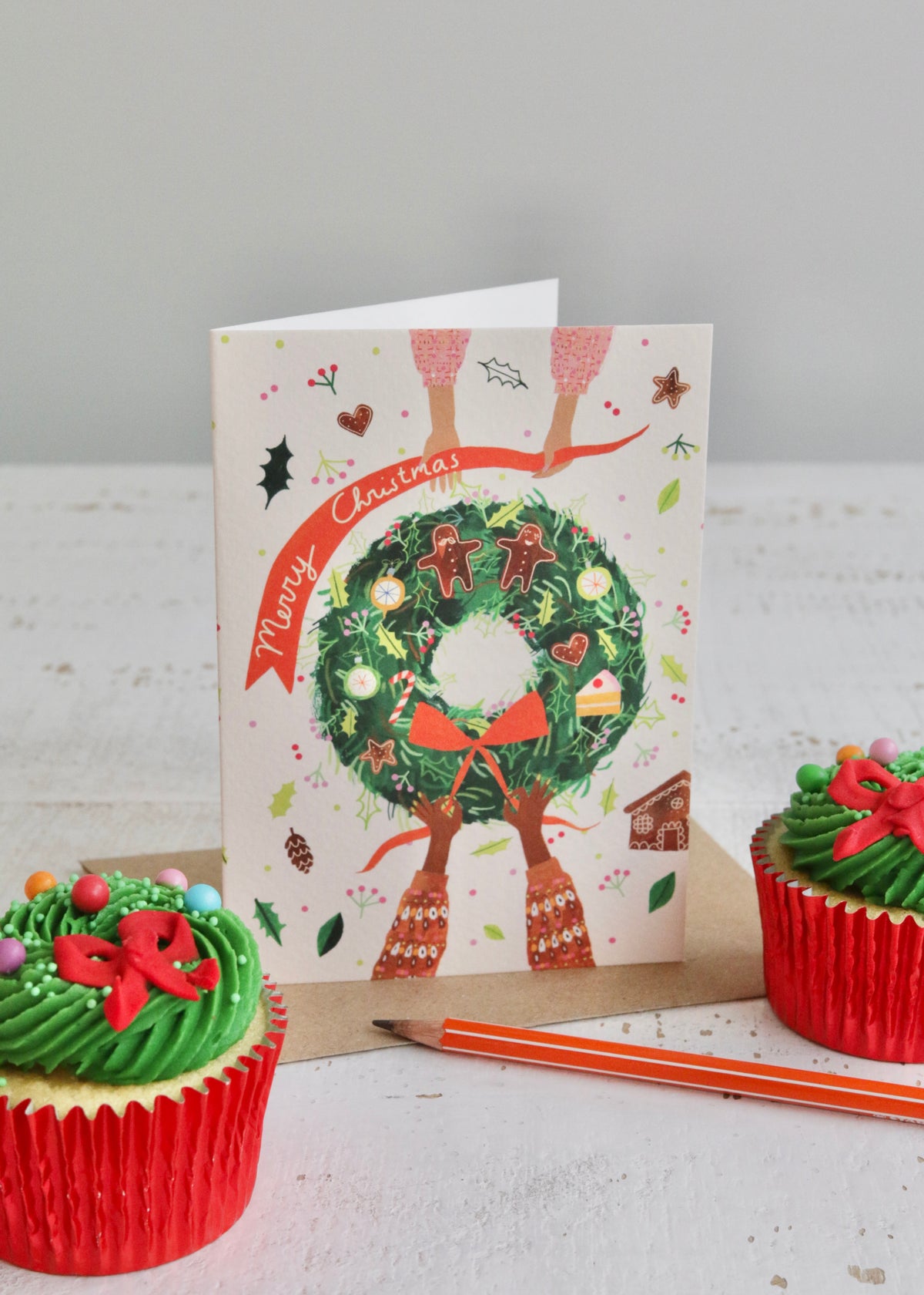 Christmas Wreath Card Standing with Cupcakes