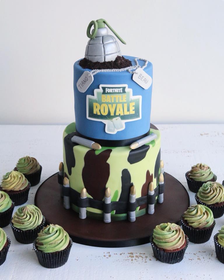 Fondant Fortnite Battle Royale Cake
