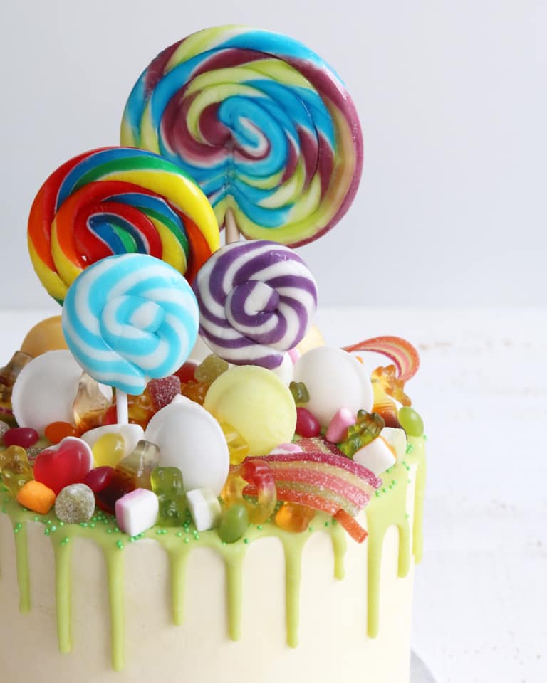 Green Sweetie Lollipop Drip Cake