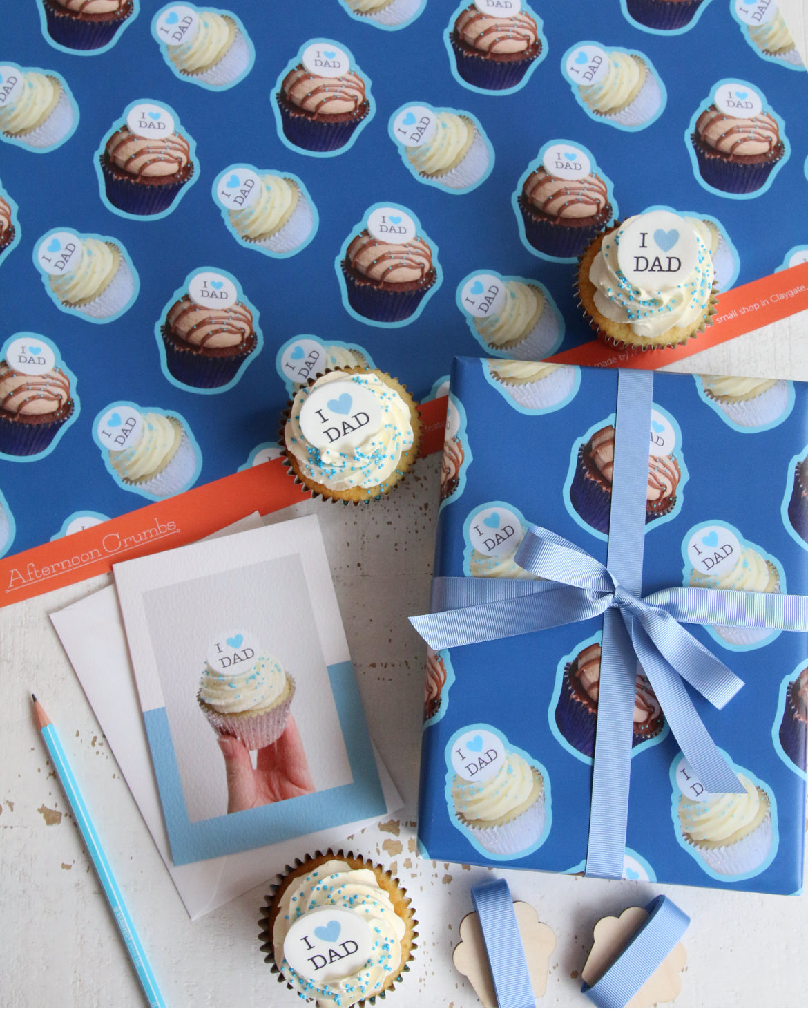 "I Heart Dad" Cupcake Wrapping Paper, Card & Cupcakes on Table